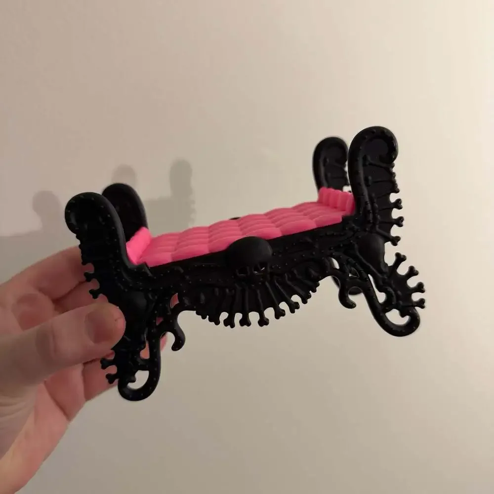 Mattel Monster High Freaky Fusion Catacombs Chaise Lounge Furniture